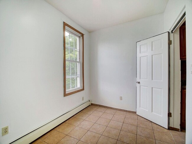 Building Photo - 921 Paterson Plank Rd