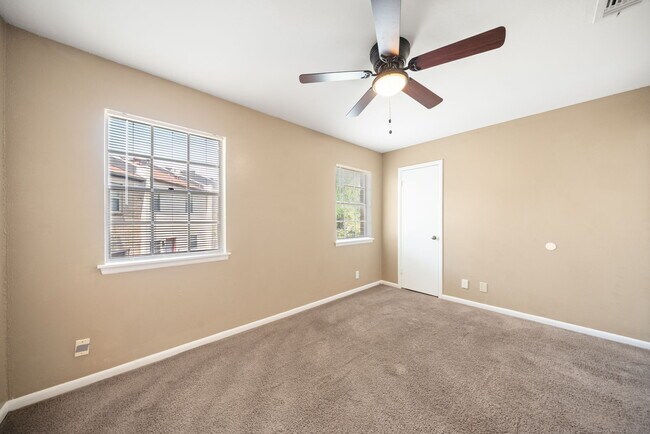 Building Photo - 6427 Wurzbach Rd