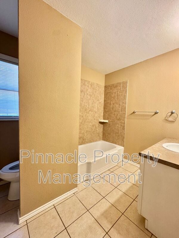 Building Photo - 2632 W Avenue N