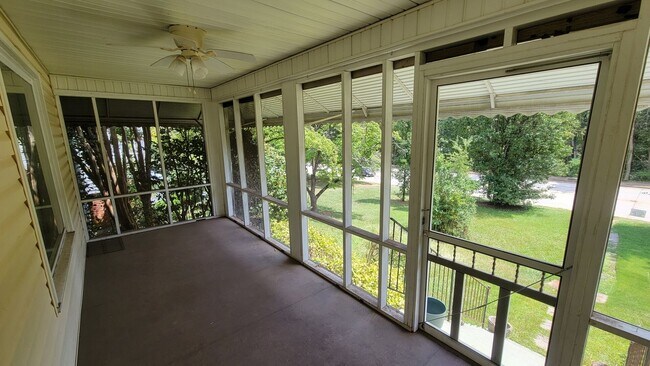 Building Photo - SEPTEMBER RENT SPECIAL! 2 Bed, 1 Bath Home Available in Greenville