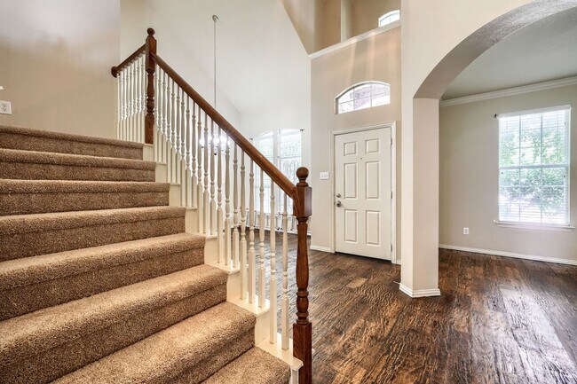 Building Photo - 5 Bedroom Home with Brand-New Carpet in Grayhawk | 3-Car Garage | Frisco ISD | Game Room