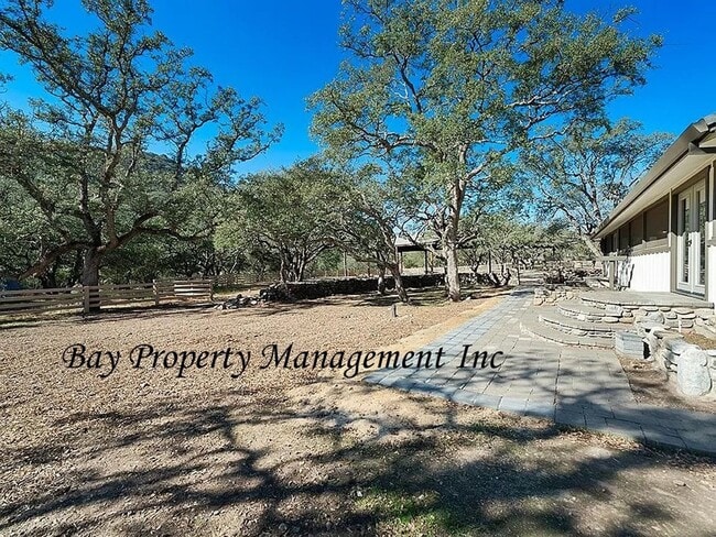 Building Photo - Breathtaking Views from this horse propert...