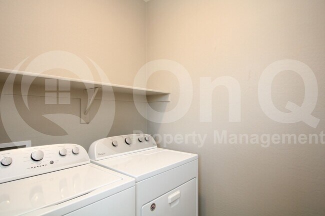 Building Photo - 17120 N 9th Pl