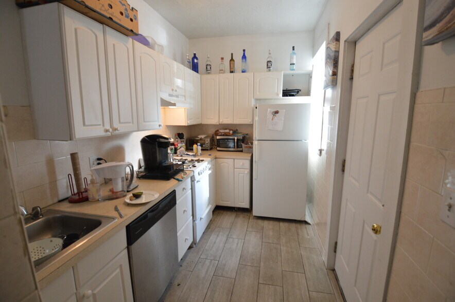 Primary Photo - 56 Egmont St