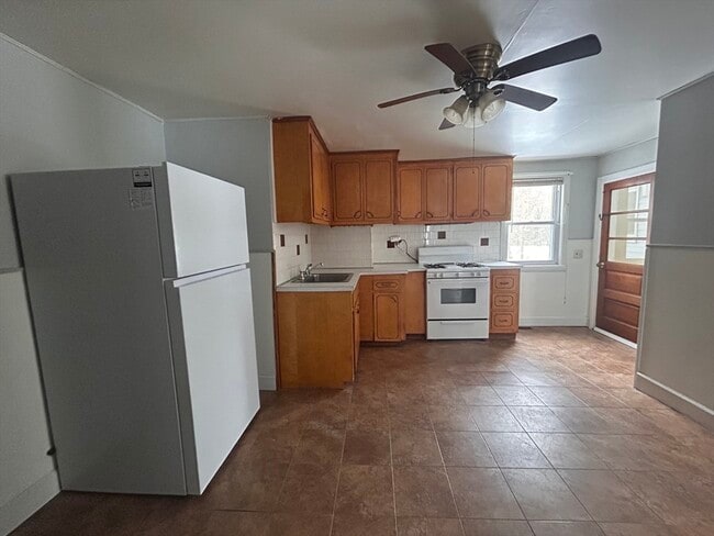 Building Photo - 75 Packard St