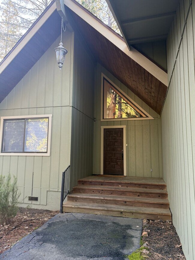Building Photo - Picturesque Mountain Living with Detached Guest Studio in Alta Sierra