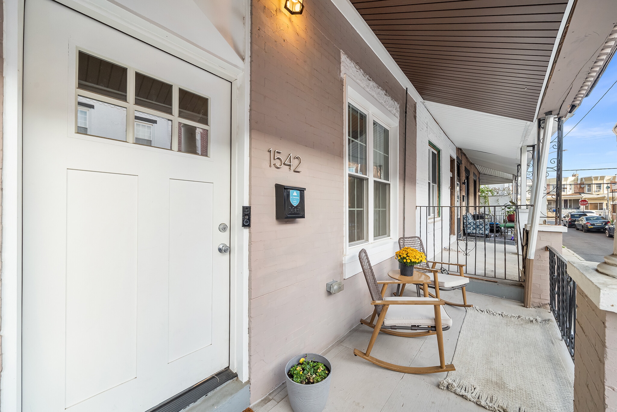 Building Photo - 1542 N Hollywood St