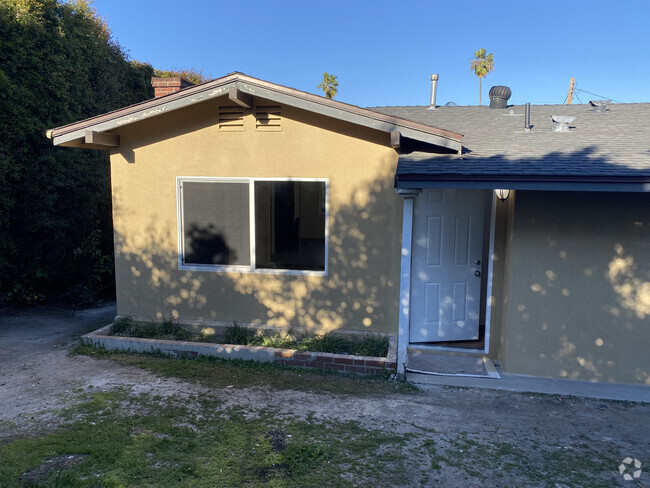 Building Photo - 824 Glenway Dr