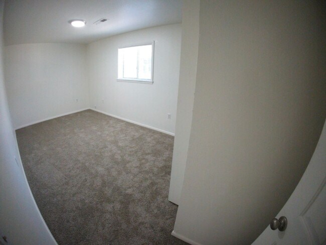 Building Photo - (596) 2905 N. Third Street Unit #1