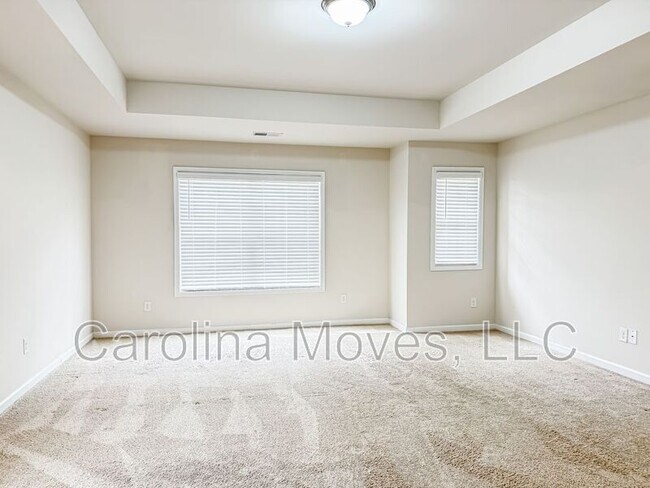 Building Photo - 537 Shrine Ct
