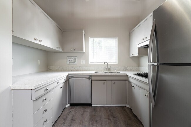 Building Photo - Attached garage!