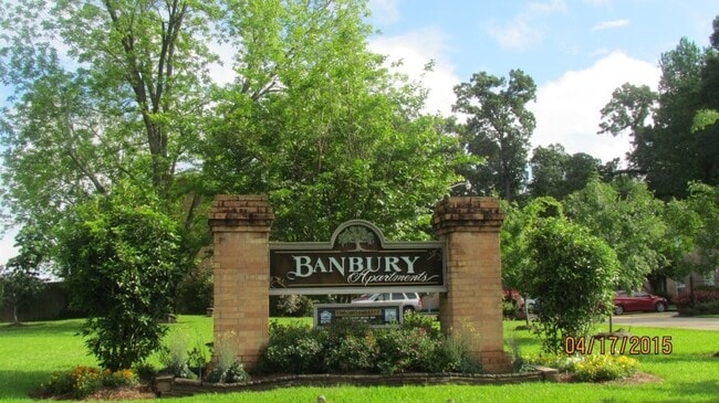 Building Photo - 16161 Tiger Bend Rd