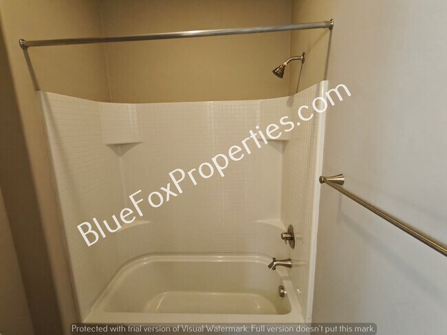 Building Photo - 12855 N Oak Creek Dr