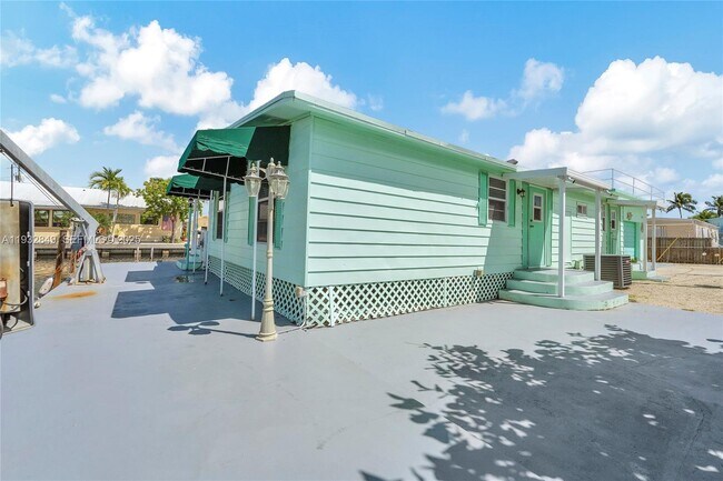 Building Photo - 203 Allen Ave