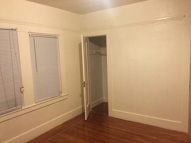 Building Photo - 5440 Trask St