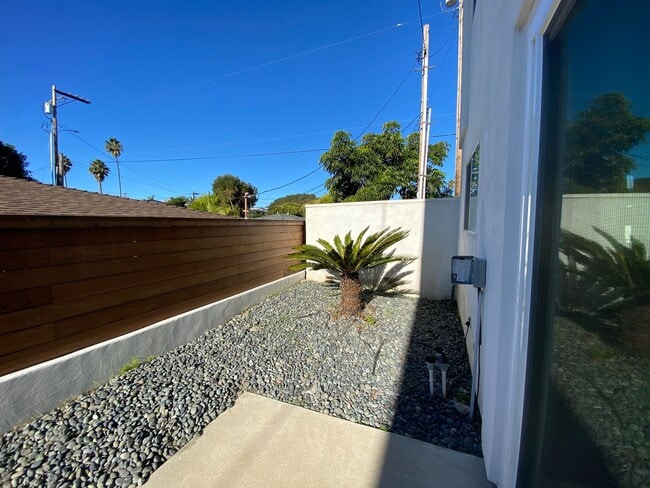Building Photo - Beautiful Remodeled Home in Carlsbad Village!