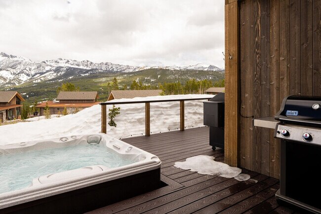 Building Photo - 6 Silver Peaks Dr