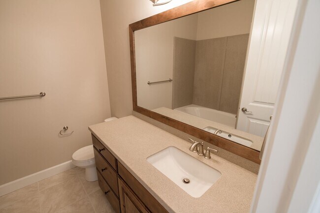 Building Photo - Italian Villages | 3- Bedroom Townhome