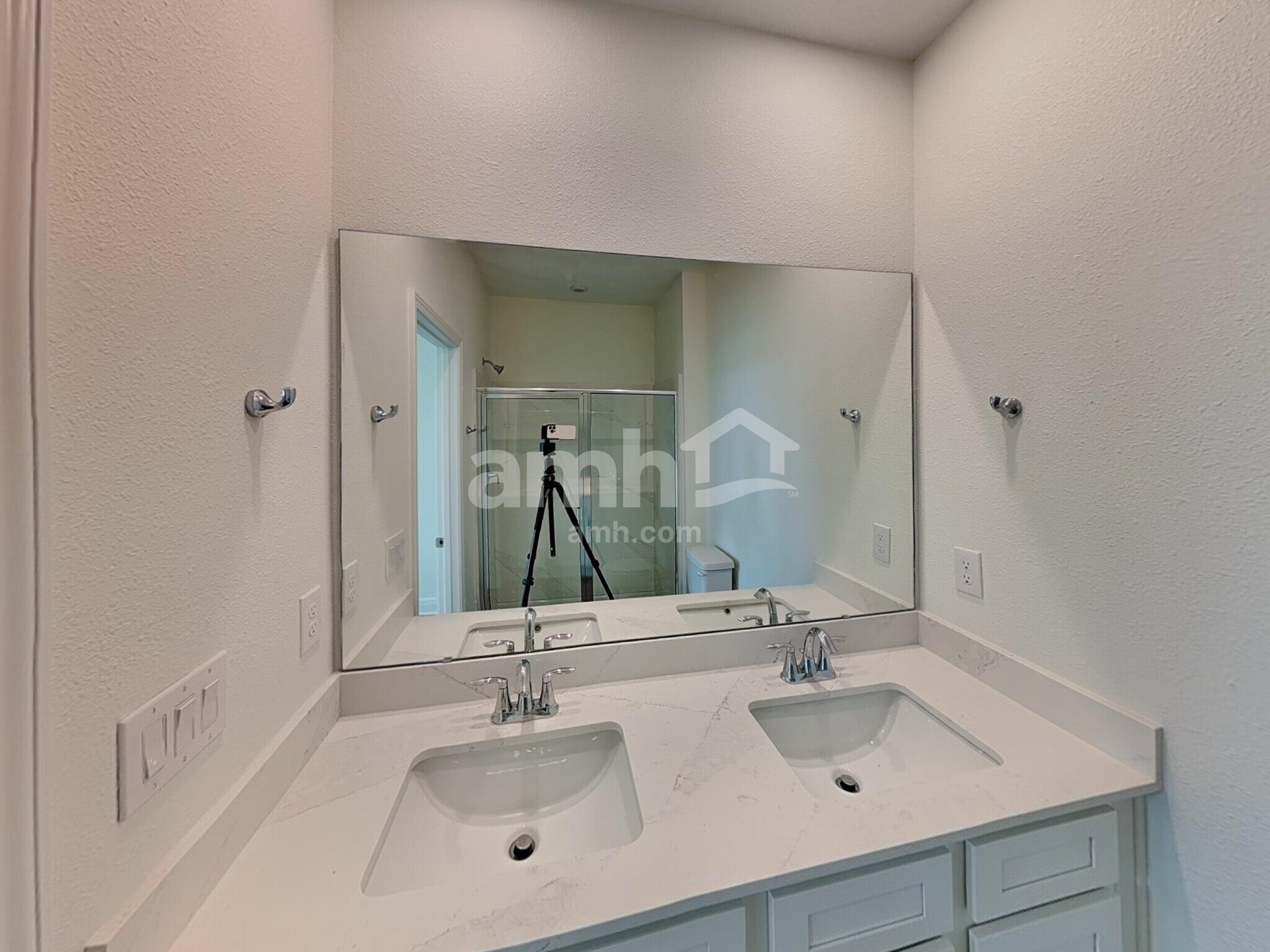 Building Photo - 375 Onate Cir