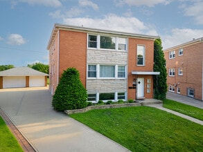 Building Photo - 8063 W Churchill Ave