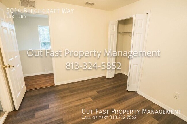 Building Photo - 5014 Beechcraft Way