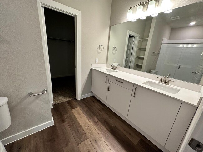Building Photo - 9732 Grosbeak Ln