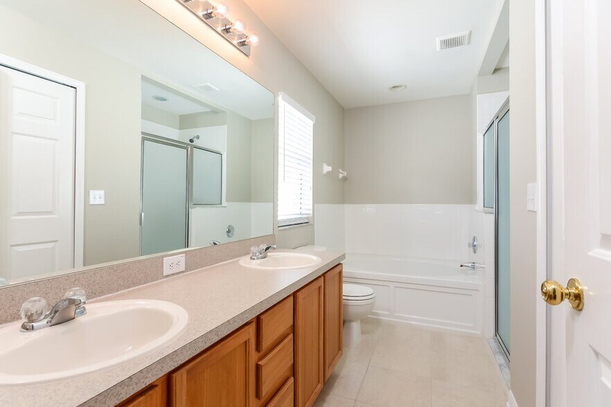 Building Photo - 11025 Whittney Chase Dr