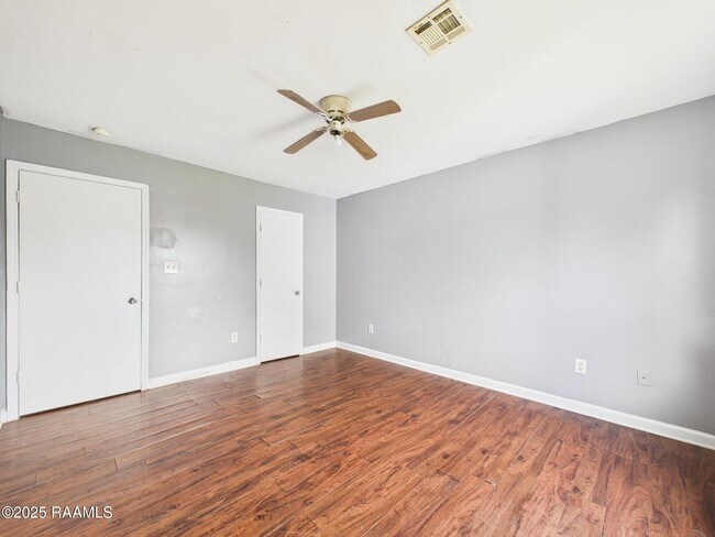 Building Photo - 615 Walker Rd