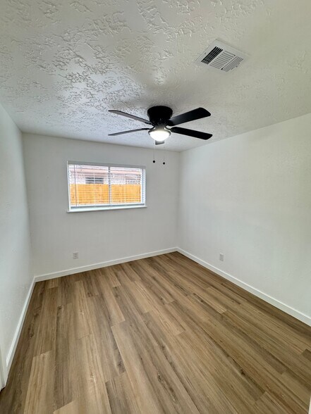 Building Photo - 12539 Fern Forest Dr