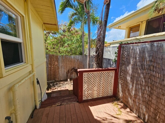 Building Photo - Studio apartment