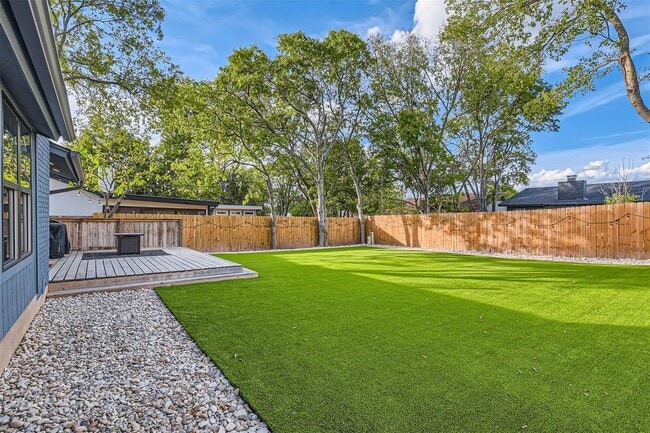 Building Photo - 1112 Milford Way