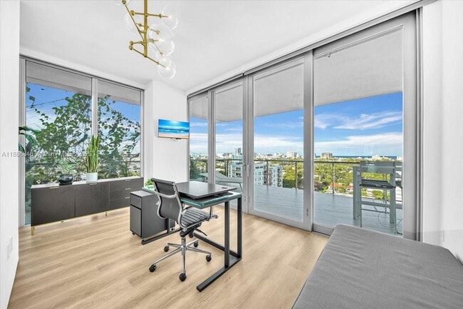 Building Photo - 1300 Monad Ter