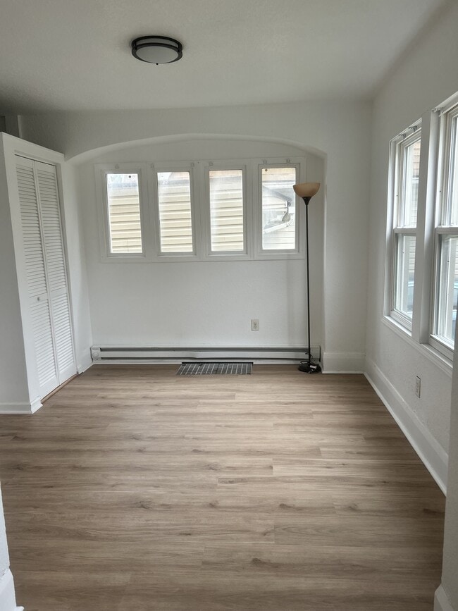 Building Photo - 123 Central Ave