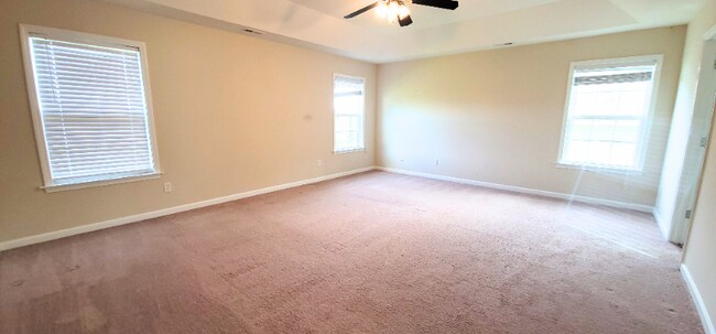 Building Photo - 2 Dansford Ln