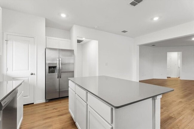 Building Photo - 487 Alamito Ave