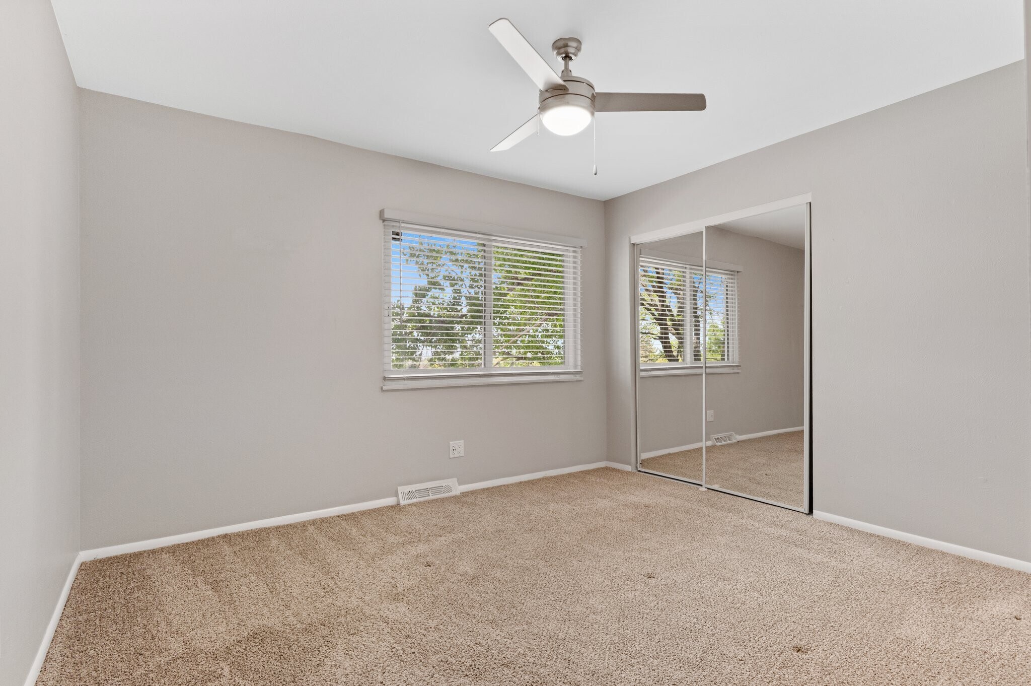 Building Photo - 12992 W Jewell Cir