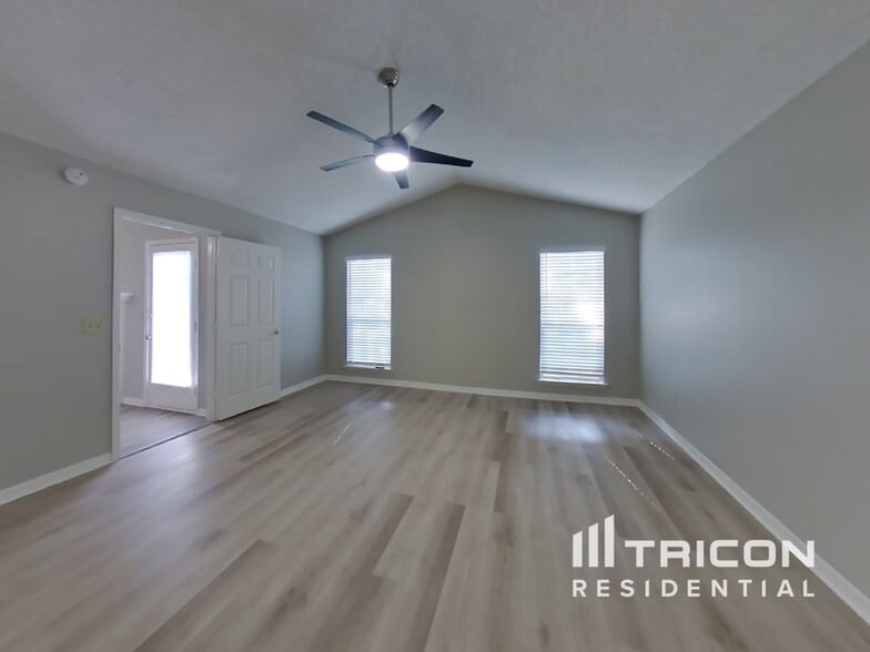Building Photo - 3373 Millcrest Pl