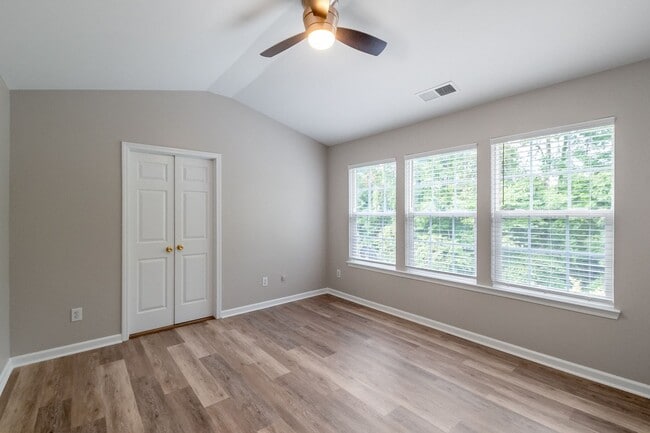 Building Photo - Spacious Townhome in Prime South Charlotte...