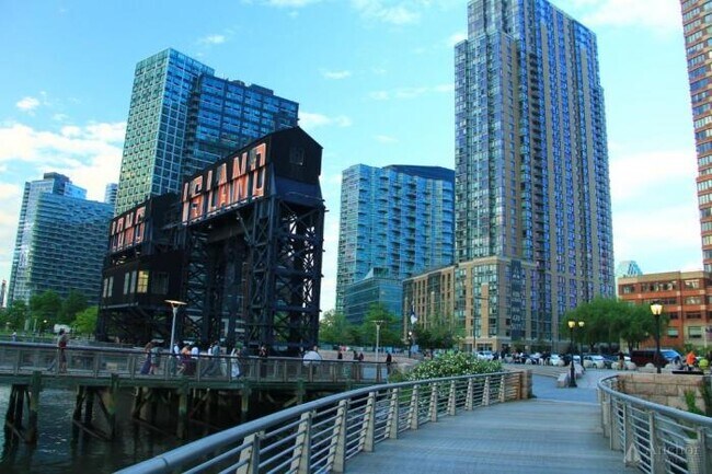 Building Photo - 2 bedroom in ASTORIA NY 11106