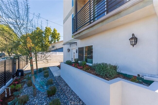 Building Photo - 712 Chestnut Ave