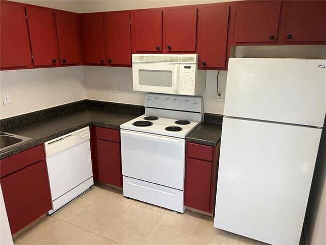 Building Photo - 2625 FL-590