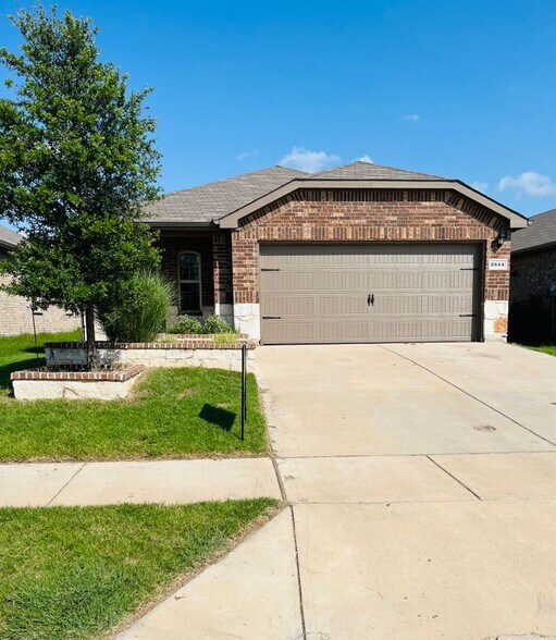 Primary Photo - 2544 Russell St