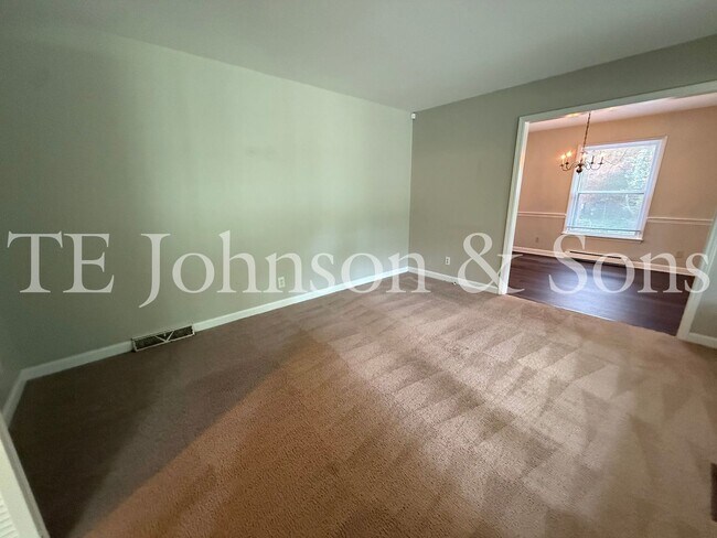 Building Photo - 2722 Winslow Ln