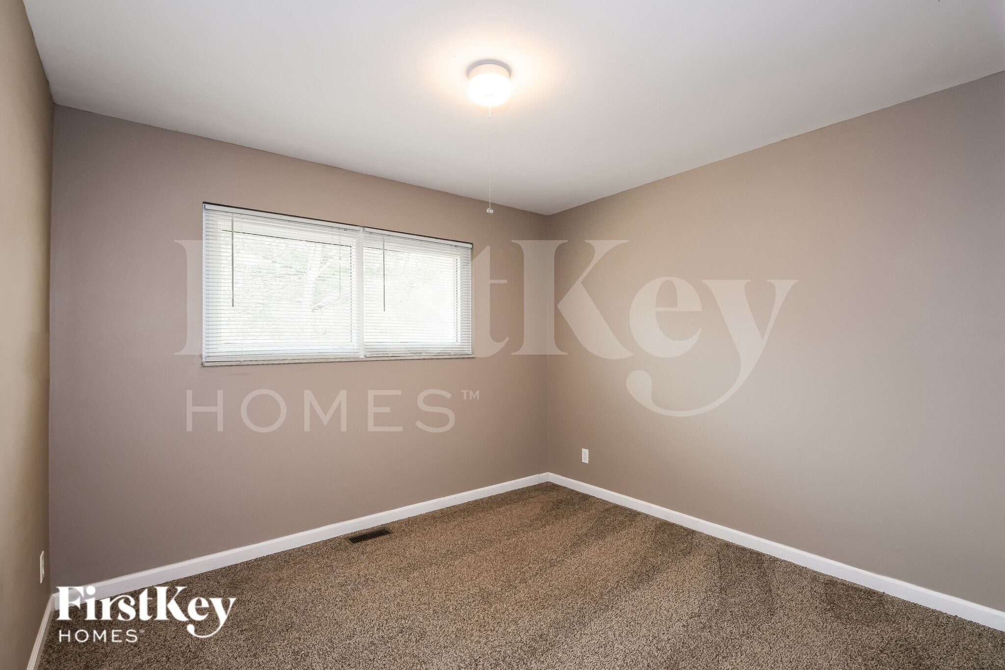 Building Photo - 6 Thornton Abby Rd