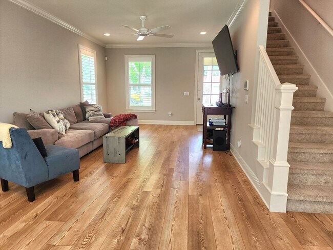 Building Photo - Stunning 2-story Home in the Coveted East Pensacola Heights!