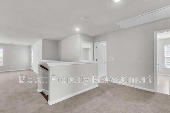 Building Photo - 425 Ribiero Dr
