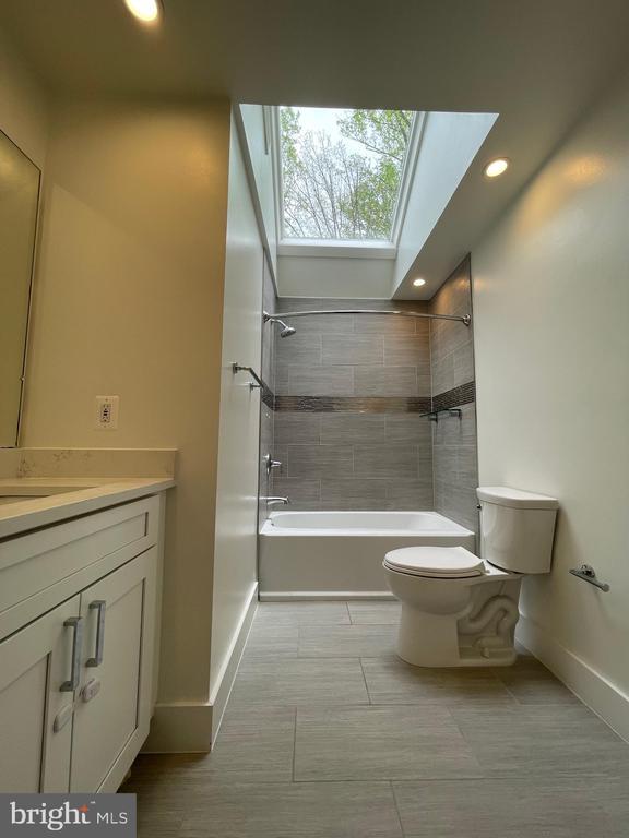 Building Photo - 3428 Reedy Dr