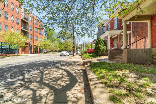 Building Photo - 1236 E Broadway