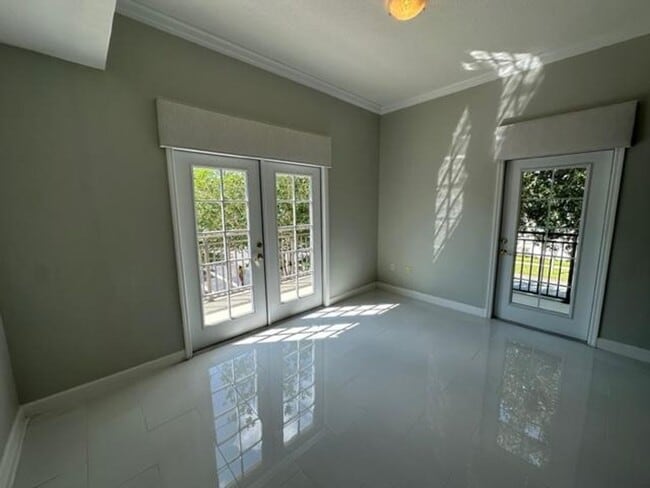 Building Photo - Iconic 2 story corner condo at the Terraces of Celebration. Completely renovated 2 Bedroom, 2 Bat...