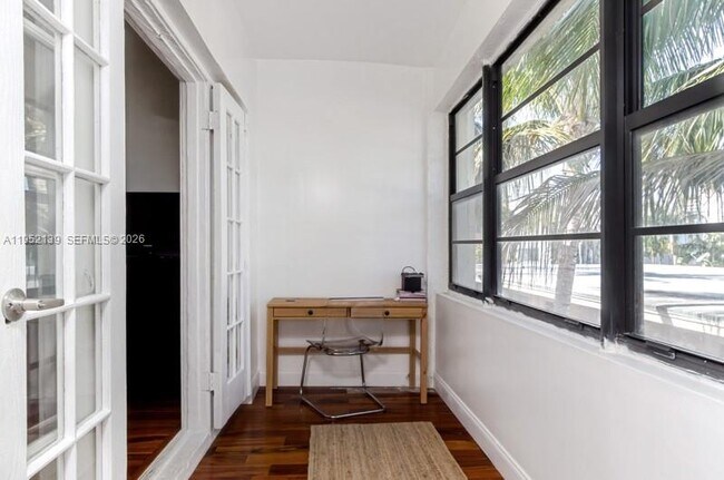 Building Photo - 934 Michigan Ave